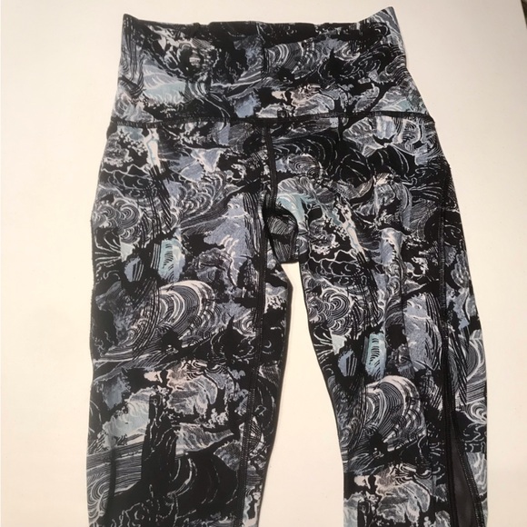 Lululemon Train Times 7/8 Legging in Eternal Wave Starlight Black Size 4 - Picture 7 of 10